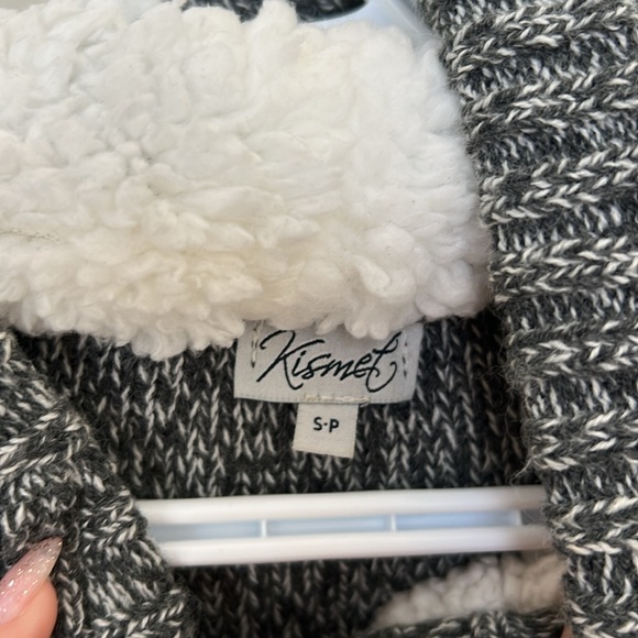 Winter Style Knit Sweater with Sherpa Lined Hood Small - Picture 3 of 3